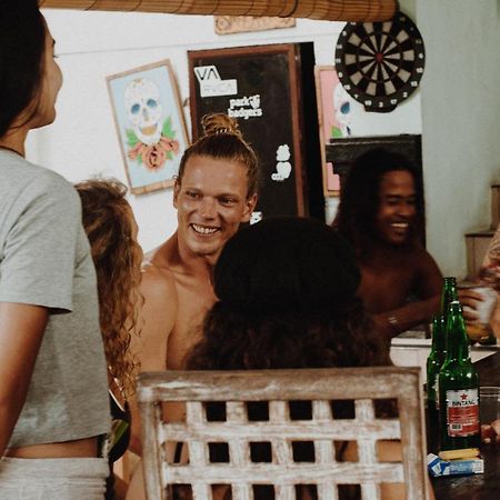 Canggu Surf Hostel Экстерьер фото