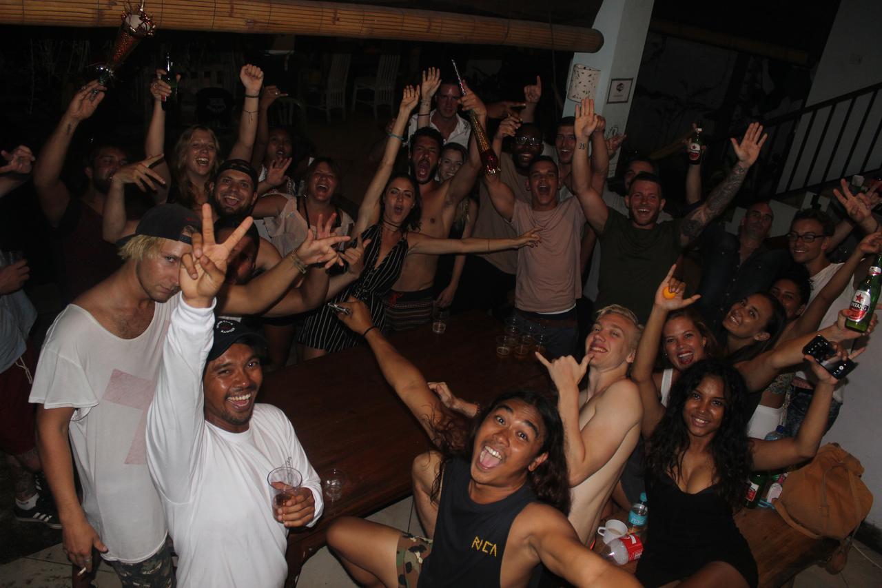 Canggu Surf Hostel Экстерьер фото
