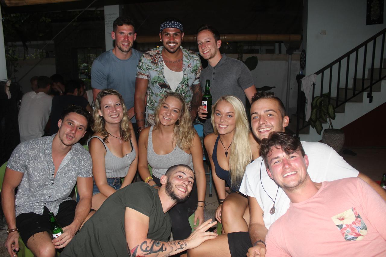 Canggu Surf Hostel Экстерьер фото